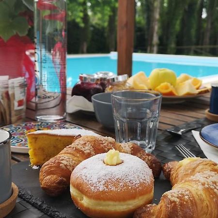 Casale Del Sole Garda Bed & Breakfast Monzambano Exterior photo