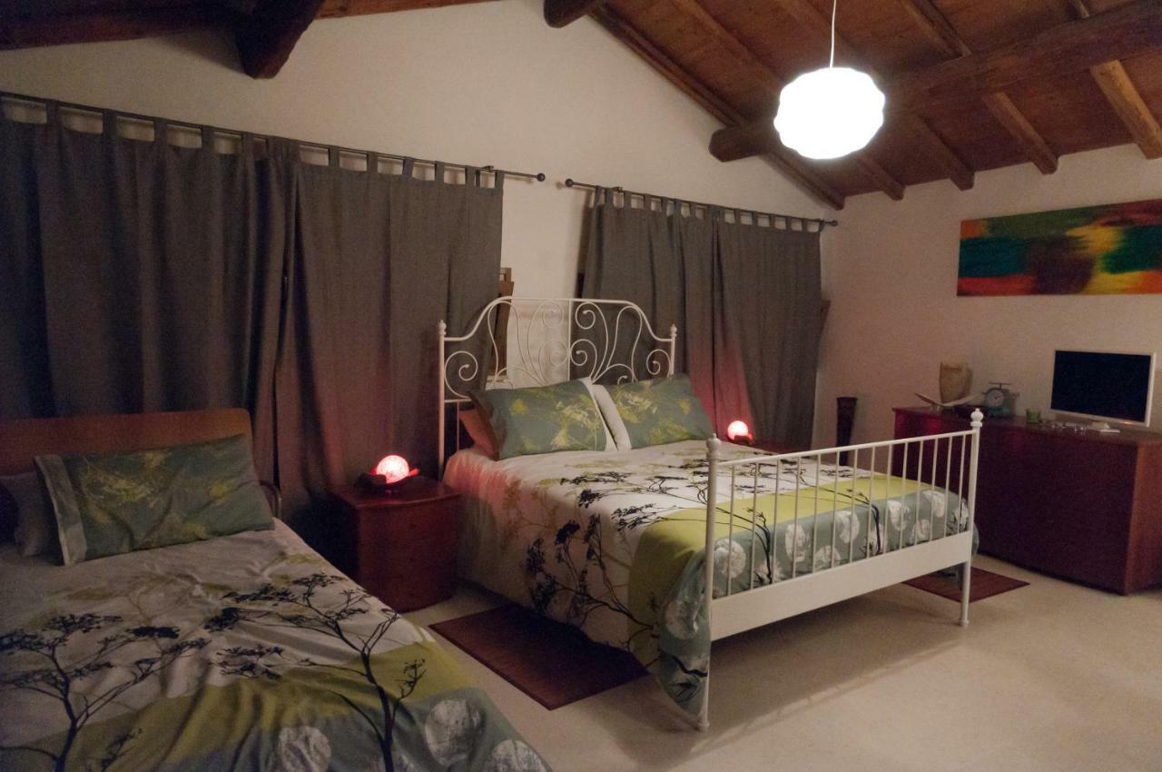 Casale Del Sole Garda Bed & Breakfast Monzambano Exterior photo