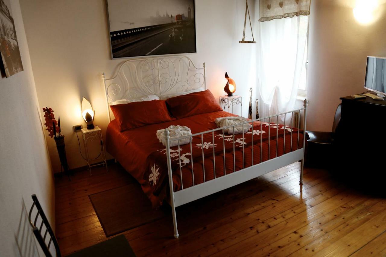 Casale Del Sole Garda Bed & Breakfast Monzambano Exterior photo
