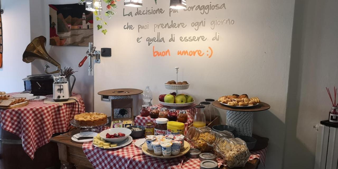 Casale Del Sole Garda Bed & Breakfast Monzambano Exterior photo
